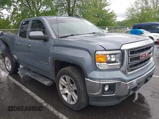 2015 GMC Sierra 1500 SLE z VIN 1GTV2UEC9FZ250349, wystawiony jako IAAI lot #42256068 z przebiegiem 80 282 mil mil oraz . Historia ofert i sprzedaży dostępna na DreamBid. Obrazek 1.