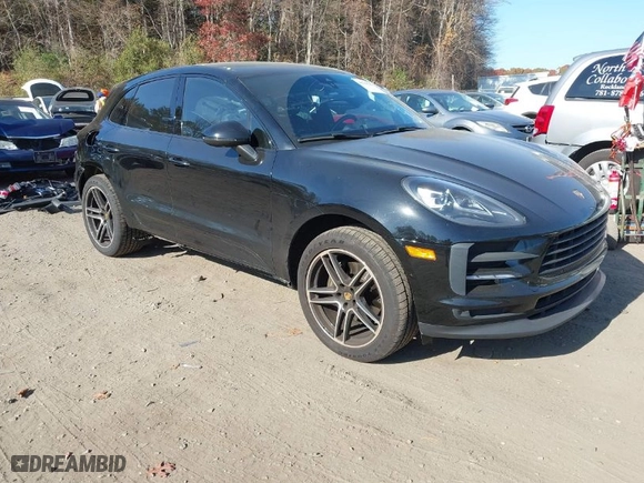2019 Porsche Macan with VIN WP1AA2A51KLB01099, listed as a IAAI auction lot 40768646 with 77,725 mi miles. Bid and sale history available at carsss.com. Image 1.