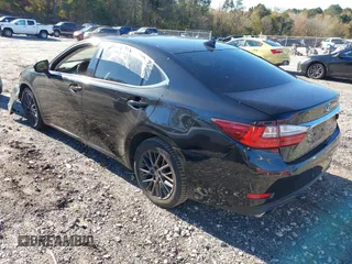 2018 Lexus ES with VIN 58ABK1GG7JU085607, listed as a IAAI auction lot 40888764 with 123,116 mi miles. Bid and sale history available at carsss.com. Image 3.