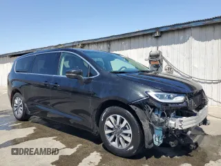 2023 Chrysler Pacifica Hybrid Touring L with VIN 2C4RC1L78PR632368, listed as a Copart auction lot 61763955 with 41,494 mi miles and Clean title. Bid and sale history available at DreamBid. Image 4.