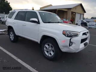 2018 Toyota 4Runner SR5 with VIN JTEBU5JR2J5550601, listed as a IAAI auction lot 41410662 with 67,147 mi miles. Bid and sale history available at carsss.com. Image 1.