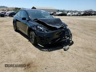 2024 Tesla Model Y Long Range with VIN 7SAYGAEE9RF125458, listed as a Copart auction lot 59567365 with 28,966 mi miles and Salvage title. Bid and sale history available at DreamBid. Image 14.