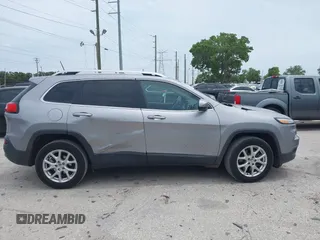 2018 Jeep Cherokee Latitude Plus with VIN 1C4PJLLB0JD534992, listed as a IAAI auction lot 42212429 with 125,928 mi miles and . Bid and sale history available at carsss.com. Image 13.