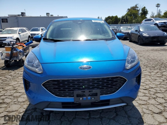 2020 Ford Escape SE with VIN 1FMCU0G6XLUB06394, listed as a Copart auction lot 60331935 with 16,135 mi miles and Salvage title. Bid and sale history available at DreamBid. Image 5.
