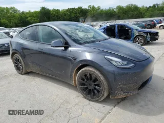 2021 Tesla Model Y Long Range z VIN 5YJYGDEE9MF067651, wystawiony jako Copart lot #55758165 z przebiegiem 61 348 mil mil oraz Czysty tytuł • Clean title. Historia ofert i sprzedaży dostępna na DreamBid. Obrazek 4.