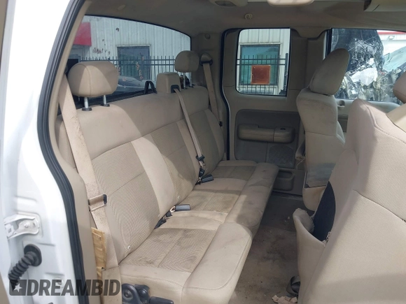 2004 Ford F-150 XLT with VIN 1FTRX12534KC29493, listed as a IAAI auction lot 41470710 with 272,253 mi miles. Bid and sale history available at carsss.com. Image 8.