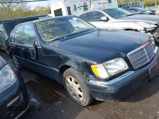 1999 Mercedes-Benz S 320/430/500 z VIN WDBGA32G0XA410274, wystawiony jako IAAI lot #42176633 z przebiegiem Nie podano mil oraz . Historia ofert i sprzedaży dostępna na DreamBid. Obrazek 1.