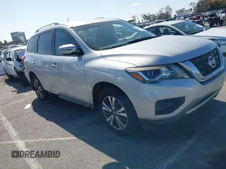2017 Nissan Pathfinder SL z VIN 5N1DR2MNXHC669407, wystawiony jako IAAI lot #42067850 z przebiegiem 108 269 mil mil oraz . Historia ofert i sprzedaży dostępna na DreamBid. Obrazek 1.