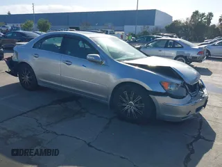 2008 Acura RL Tech Pkg with VIN JH4KB16688C004696, listed as a IAAI auction lot 41593381 with 259,544 mi miles. Bid and sale history available at carsss.com. Image 1.