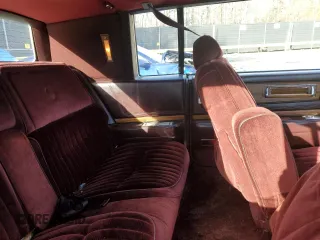 1985 Cadillac Eldorado z VIN 1G6EL5787FE663828, wystawiony jako Copart lot #47460755 z przebiegiem 91 853 mil mil oraz Tytuł czysty. Historia ofert i sprzedaży dostępna na DreamBid. Obrazek 10.