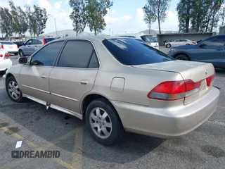 2001 Honda Accord EX z VIN 1HGCG66821A084618, wystawiony jako IAAI lot #41959020 z przebiegiem 272 671 mil mil oraz . Historia ofert i sprzedaży dostępna na DreamBid. Obrazek 3.