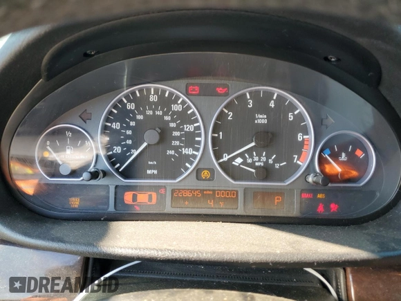 2001 BMW 3 Series 330i with VIN WBAAV53451FJ71310, listed as a Copart auction lot 42214815 with 228,645 mi miles and Salvage Title. Bid and sale history available at carsss.com. Image 9.