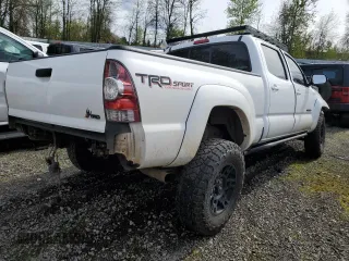 2015 Toyota Tacoma with VIN 3TMMU4FN0FM074993, listed as a Copart auction lot 47581255 with 186,798 mi miles and Salvage Title. Bid and sale history available at carsss.com. Image 3.