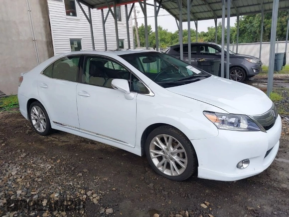 2010 Lexus HS 250h with VIN JTHBB1BA8A2014134, listed as a IAAI auction lot 40067857 with 121,313 mi miles and . Bid and sale history available at DreamBid. Image 1.