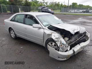 2000 Toyota Avalon XL z VIN 4T1BF28BXYU038831, wystawiony jako IAAI lot #42319105 z przebiegiem 139 904 mil mil oraz . Historia ofert i sprzedaży dostępna na DreamBid. Obrazek 1.