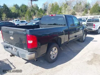 2008 Chevrolet Silverado 1500 LT w/1LT with VIN 1GCEC19J28Z193967, listed as a IAAI auction lot 41997173 with 353,204 mi miles. Bid and sale history available at carsss.com. Image 4.