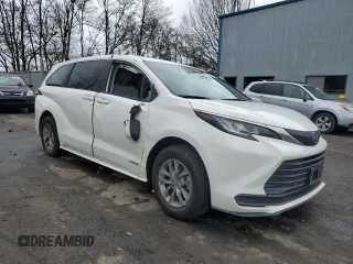 2021 Toyota Sienna LE z VIN 5TDKSKFC1MS017585, wystawiony jako Copart lot #84968164 z przebiegiem 31 279 mil mil oraz Szkoda całkowita • Salvage title. Historia ofert i sprzedaży dostępna na DreamBid. Obrazek 4.
