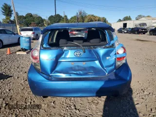 2014 Toyota Prius One z VIN JTDKDTB38E1563711, wystawiony jako Copart lot #75227364 z przebiegiem 172 217 mil mil oraz Szkoda całkowita • Salvage title. Historia ofert i sprzedaży dostępna na DreamBid. Obrazek 6.