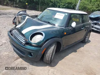 2009 MINI Hardtop z VIN WMWMF33549TU71313, wystawiony jako IAAI lot #42483891 z przebiegiem 122 577 mil mil oraz . Historia ofert i sprzedaży dostępna na DreamBid. Obrazek 2.