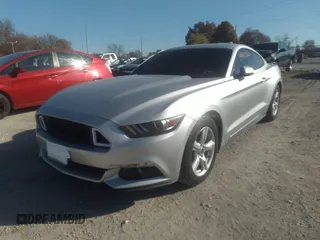 2015 Ford Mustang EcoBoost z VIN 1FA6P8TH7F5386066, wystawiony jako IAAI lot #34865266 z przebiegiem 113 862 mil mil oraz . Historia ofert i sprzedaży dostępna na DreamBid. Obrazek 2.