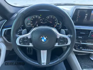 2018 BMW 5 Series M550i xDrive with VIN WBAJB9C55JB035226, listed as a Copart auction lot 60850325 with 156,183 mi miles and Clean title. Bid and sale history available at DreamBid. Image 14.