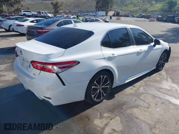 2020 Toyota Camry SE z VIN 4T1G11AK6LU929149, wystawiony jako IAAI lot #41837890 z przebiegiem 101 179 mil mil oraz . Historia ofert i sprzedaży dostępna na DreamBid. Obrazek 4.