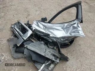 2022 Ford Escape SE z VIN 1FMCU0G62NUA25554, wystawiony jako IAAI lot #41900612 z przebiegiem 63 581 mil mil oraz . Historia ofert i sprzedaży dostępna na DreamBid. Obrazek 12.