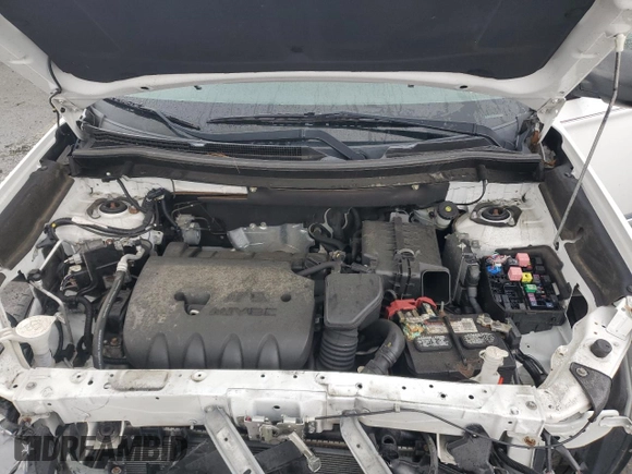 2018 Mitsubishi Outlander ES z VIN JA4AD2A36JZ063303, wystawiony jako Copart lot #58082995 z przebiegiem 132 479 mil mil oraz Czysty tytuł • Clean title. Historia ofert i sprzedaży dostępna na DreamBid. Obrazek 12.