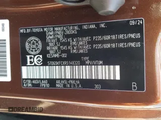 2024 Toyota Sienna LE z VIN 5TDGSKFCXRS148320, wystawiony jako Copart lot #59415445 z przebiegiem 14 883 mil mil oraz Szkoda całkowita • Salvage title. Historia ofert i sprzedaży dostępna na DreamBid. Obrazek 14.