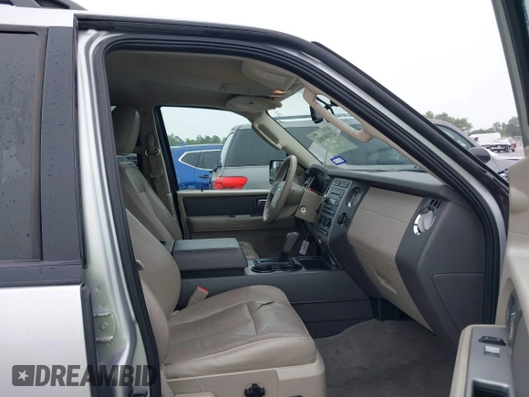 2014 Ford Expedition XLT with VIN 1FMJU1H52EEF01900, listed as a IAAI auction lot 42106404 with 149,992 mi miles and . Bid and sale history available at DreamBid. Image 5.
