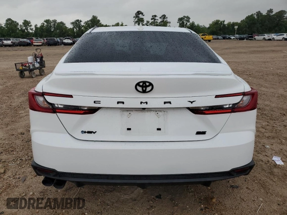 2025 Toyota Camry LE z VIN 4T1DAACK7SU540518, wystawiony jako Copart lot #55865235 z przebiegiem 13 124 mil mil oraz Szkoda całkowita • Salvage title. Historia ofert i sprzedaży dostępna na DreamBid. Obrazek 6.