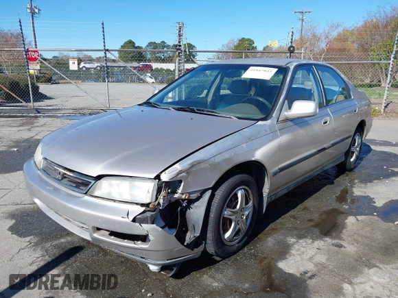 1997 Honda Accord LX z VIN 1HGCD5639VA006625, wystawiony jako IAAI lot #41847843 z przebiegiem 210 800 mil mil oraz . Historia ofert i sprzedaży dostępna na DreamBid. Obrazek 17.