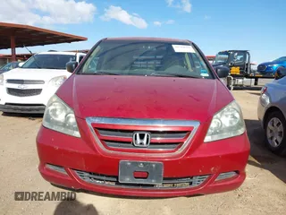 2005 Honda Odyssey LX with VIN 5FNRL38235B121653, listed as a IAAI auction lot 41704670 with 263,160 mi miles. Bid and sale history available at carsss.com. Image 6.