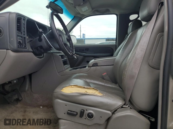 2003 Chevrolet Suburban Z71 z VIN 3GNFK16Z23G187474, wystawiony jako Copart lot #51520675 z przebiegiem 247 872 mil mil oraz Czysty tytuł • Clean title. Historia ofert i sprzedaży dostępna na DreamBid. Obrazek 7.