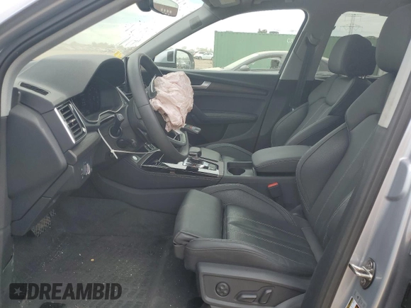 2024 Audi Q5 S line Premium Plus z VIN WA1EABFY9R2028418, wystawiony jako Copart lot #56371775 z przebiegiem 15 104 mil mil oraz Szkoda całkowita • Salvage title. Historia ofert i sprzedaży dostępna na DreamBid. Obrazek 7.