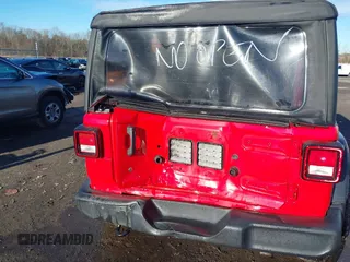 2020 Jeep Wrangler Unlimited Sport S с VIN 1C4HJXDG2LW341045, выставлен на аукционе IAAI как лот 41208571 с пробегом 121 244 миль миль и . История ставок и продаж доступна на DreamBid. Изображение 6.