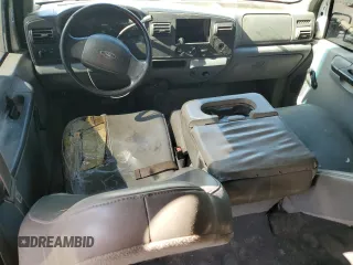 2005 Ford F-250 XL с VIN 1FTSW21P65EB24587, выставлен на аукционе Copart как лот 56990005 с пробегом 201 930 миль миль и Чистый • Clean title. История ставок и продаж доступна на DreamBid. Изображение 8.