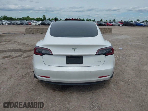 2022 Tesla Model 3 Long Range z VIN 5YJ3E1EB7NF241075, wystawiony jako IAAI lot #42217269 z przebiegiem 28 856 mil mil oraz . Historia ofert i sprzedaży dostępna na DreamBid. Obrazek 16.