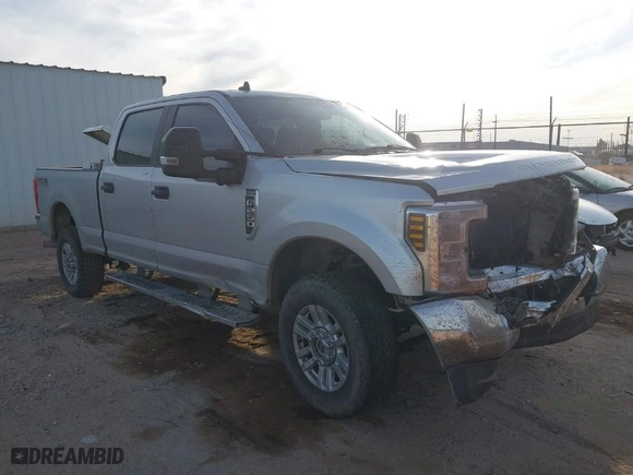 2019 Ford Super Duty F-250 SRW XL with VIN 1FT7W2B6XKEF96010, listed as a IAAI auction lot 41400048 with 198,599 mi miles. Bid and sale history available at carsss.com. Image 1.