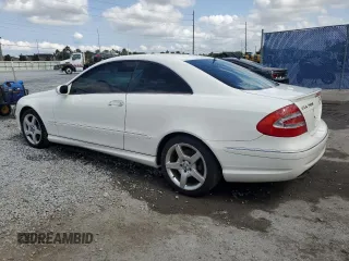2005 Mercedes-Benz CLK 500 z VIN WDBTJ75J65F132140, wystawiony jako Copart lot #56175955 z przebiegiem 183 347 mil mil oraz Szkoda całkowita • Salvage title. Historia ofert i sprzedaży dostępna na DreamBid. Obrazek 2.
