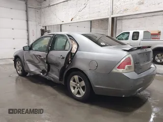 2007 Ford Fusion SE with VIN 3FAHP01147R225172, listed as a IAAI auction lot 41046047 with 188,076 mi miles. Bid and sale history available at carsss.com. Image 3.