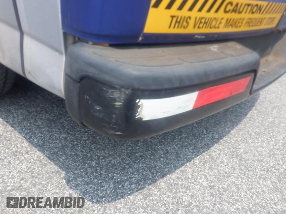 2014 Chevrolet Express Cargo z VIN 1GCSGAFX8E1168310, wystawiony jako IAAI lot #42567251 z przebiegiem 247 112 mil mil oraz . Historia ofert i sprzedaży dostępna na DreamBid. Obrazek 6.