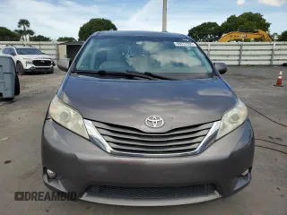 2013 Toyota Sienna XLE AAS with VIN 5TDYK3DC7DS389872, listed as a Copart auction lot 66072995 with 95,797 mi miles and Clean title. Bid and sale history available at DreamBid. Image 5.