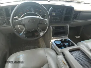 2003 Chevrolet Suburban LT z VIN 1GNEC16Z63J253676, wystawiony jako Copart lot #44540695 z przebiegiem 182 928 mil mil oraz Szkoda całkowita • Salvage title. Historia ofert i sprzedaży dostępna na DreamBid. Obrazek 8.