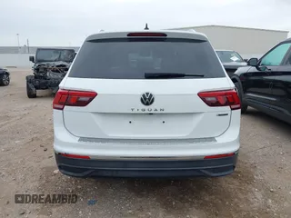 2024 Volkswagen Tiguan Wolfsburg Edition with VIN 3VV5B7AXXRM233917, listed as a IAAI auction lot 42780573 with 11,983 mi miles and . Bid and sale history available at DreamBid. Image 16.