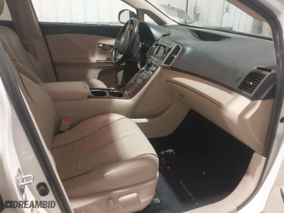 2011 Toyota Venza with VIN 4T3ZA3BB1BU040297, listed as a IAAI auction lot 40334942 with NaN miles. Bid and sale history available at carsss.com. Image 5.