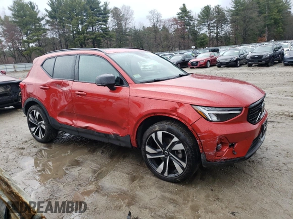 2023 Volvo XC40 Plus Dark Theme с VIN YV4L12UW5P2071775, выставлен на аукционе Copart как лот 51894235 с пробегом 18 883 миль миль и Списание • Salvage title. История ставок и продаж доступна на DreamBid. Изображение 4.