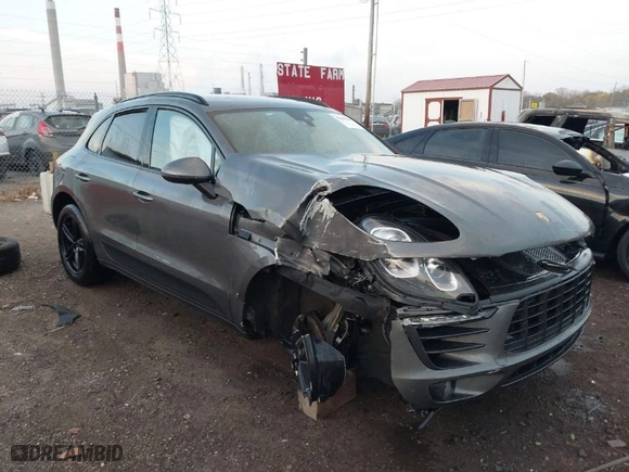 2017 Porsche Macan with VIN WP1AA2A53HLB08984, listed as a IAAI auction lot 40680689 with 164,429 mi miles. Bid and sale history available at carsss.com. Image 1.