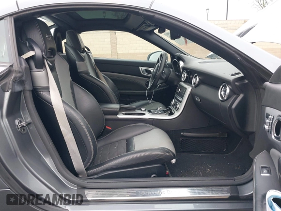 2020 Mercedes-Benz SLC 300 с VIN W1KPK3JA2LF172930, выставлен на аукционе IAAI как лот 42141258 с пробегом 13 081 миль миль и . История ставок и продаж доступна на DreamBid. Изображение 8.