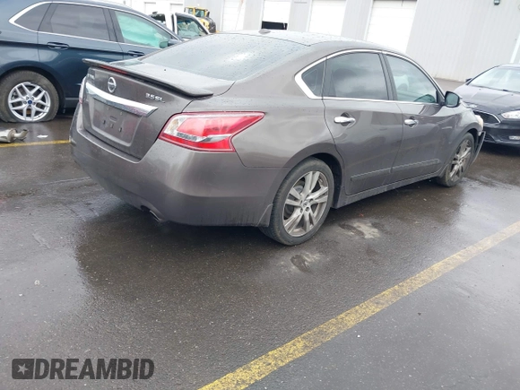 2013 Nissan Altima SV with VIN 1N4BL3AP4DC922343, listed as a IAAI auction lot 41746608 with 185,240 mi miles and . Bid and sale history available at DreamBid. Image 4.
